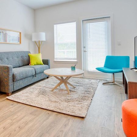 Luxe One Bedroom Apartment With Balcony Gainesville Exterior foto