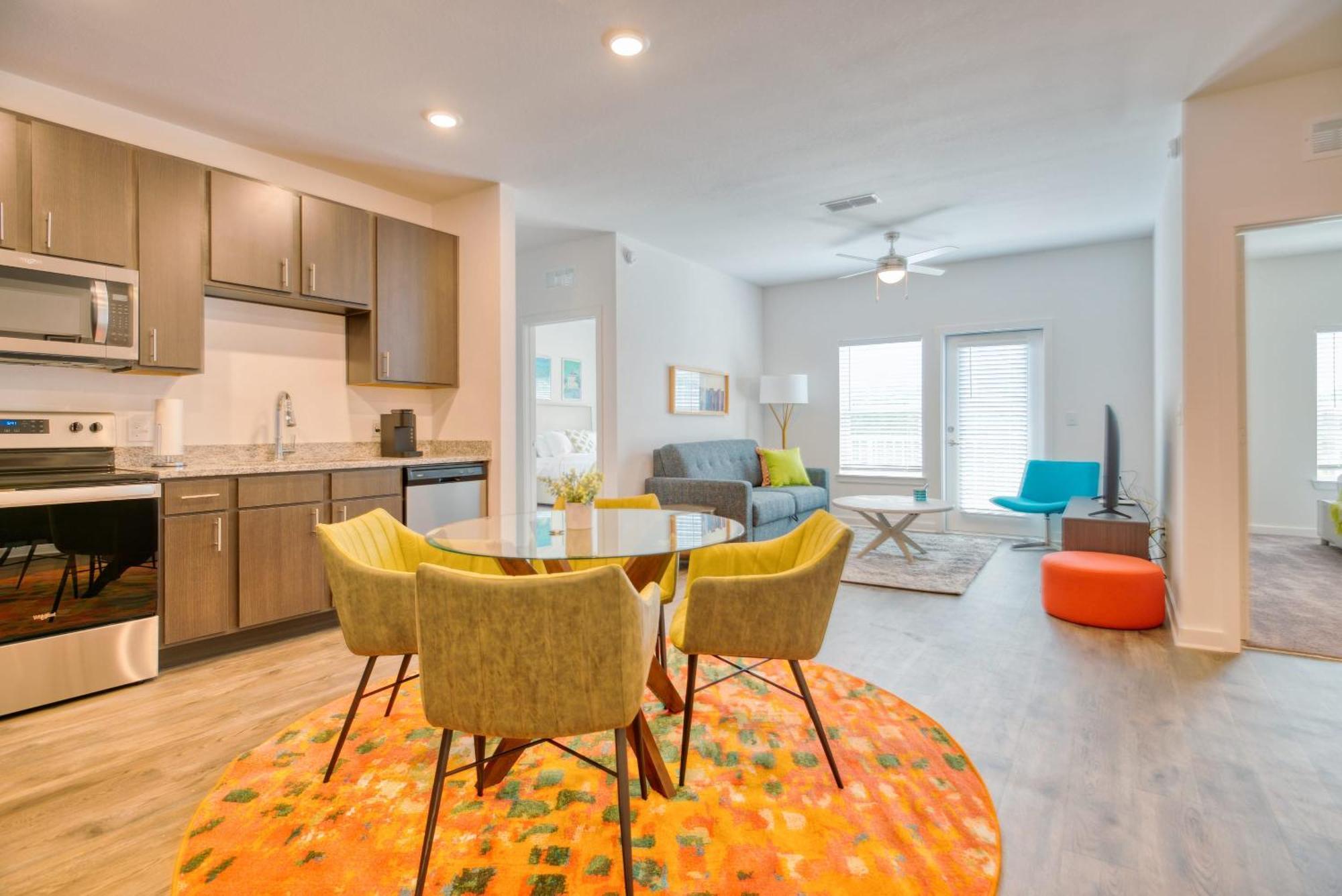 Luxe One Bedroom Apartment With Balcony Gainesville Exterior foto